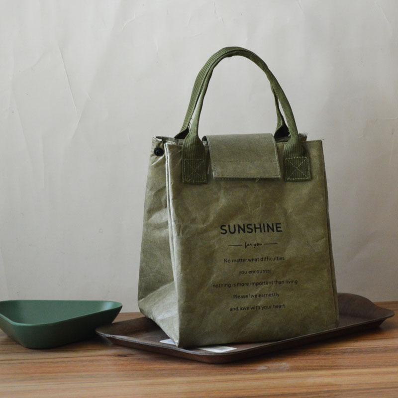 Stylish insulated lunch bag with waterproof design and Japanese style