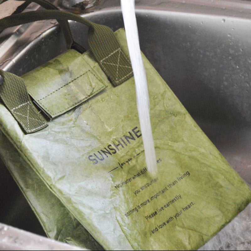 Stylish insulated lunch bag with waterproof design and Japanese style