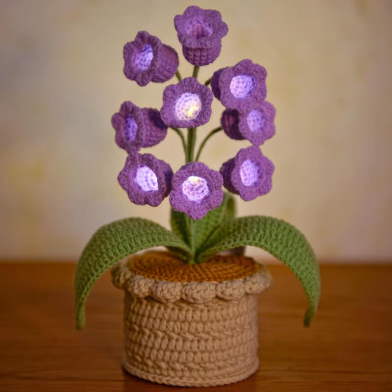 Crochet handmade lily potted plant light lamp.